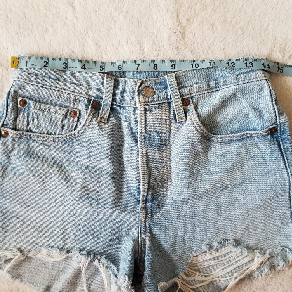 LEVI'S 501 Original Fit High Rise Shorts Size 26 - Luxor Heat Light Wash - Picture 9 of 11